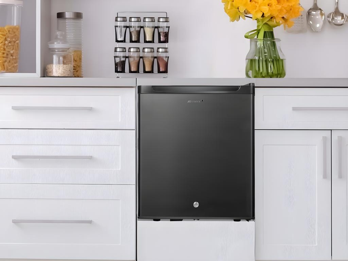 Mini Bar Termoelétrico 38L Porta Reversível Preto JETFROST